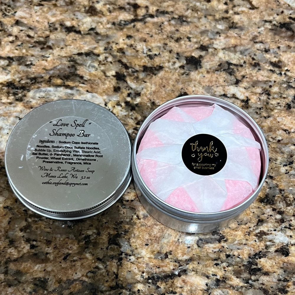 Love Spell Shampoo Bar - Pink